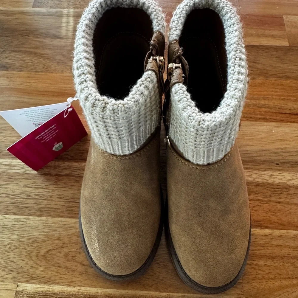 GIRLS TODDLER-LITTLE KID LIL FAWN ANKLE BOOT. Size 9. New.